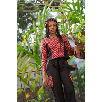 PRATHAA Aastey : Set - Crop Top With Pants