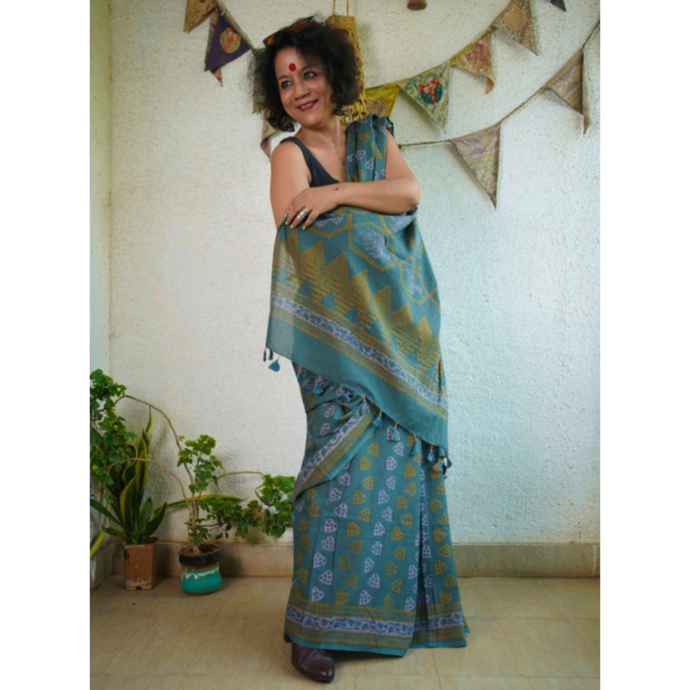 PRATHAA Harini Batik Print Handloom Cotton Saree Without Blouse