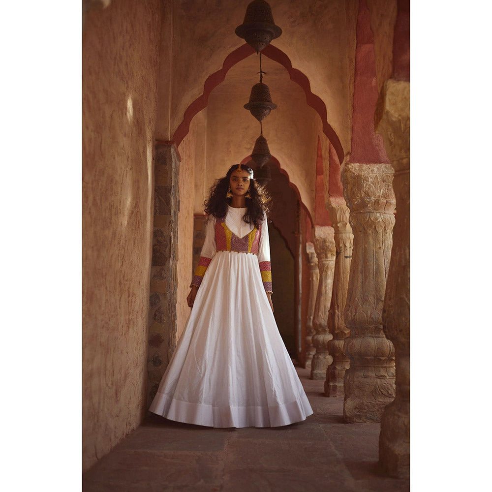 PRATIBHA SULTANIA White Pleated Yoke Anarkali Kurta with Multi Hand Embellished Work