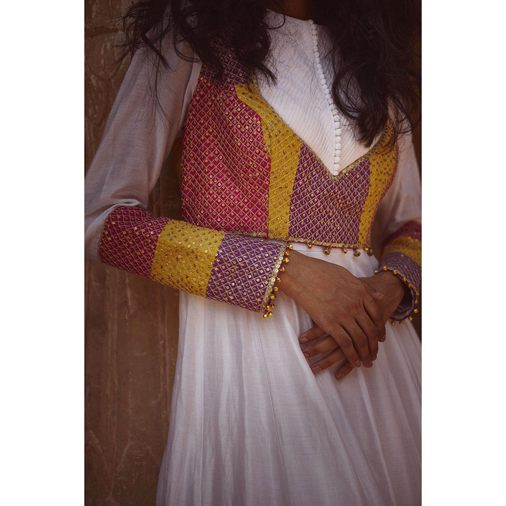 PRATIBHA SULTANIA White Pleated Yoke Anarkali Kurta with Multi Hand Embellished Work
