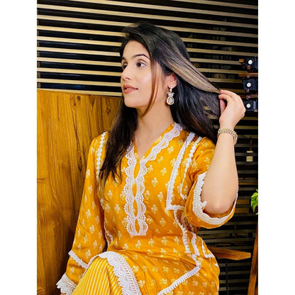 Pairaahan Inari Kurta (Set of 2)