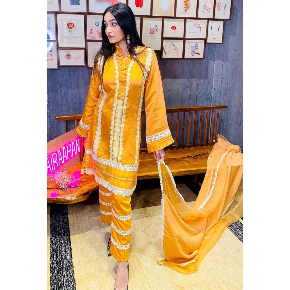 Pairaahan Lumiere Kurta Salwar (Set of 3)