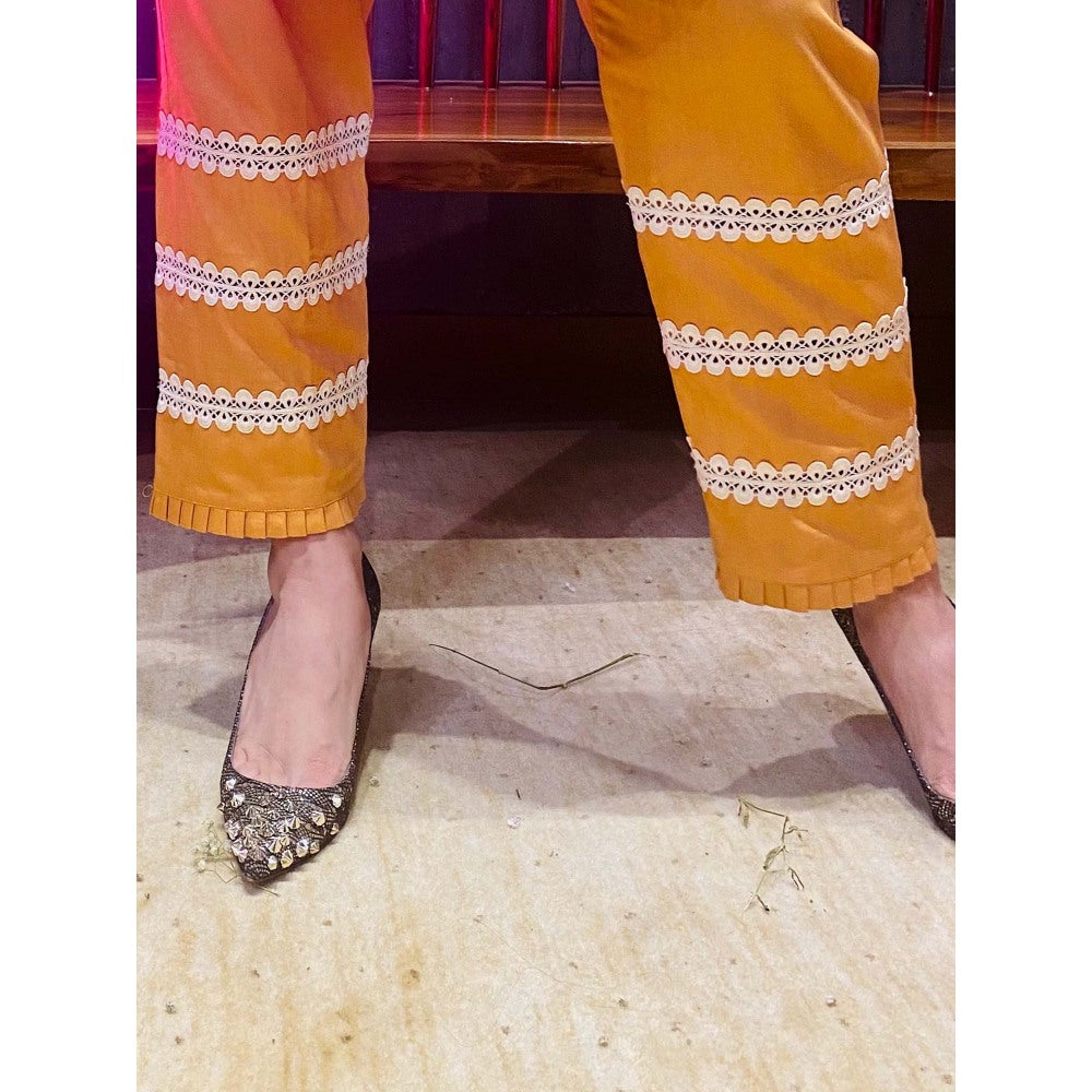 Pairaahan Lumiere Kurta Salwar (Set of 3)