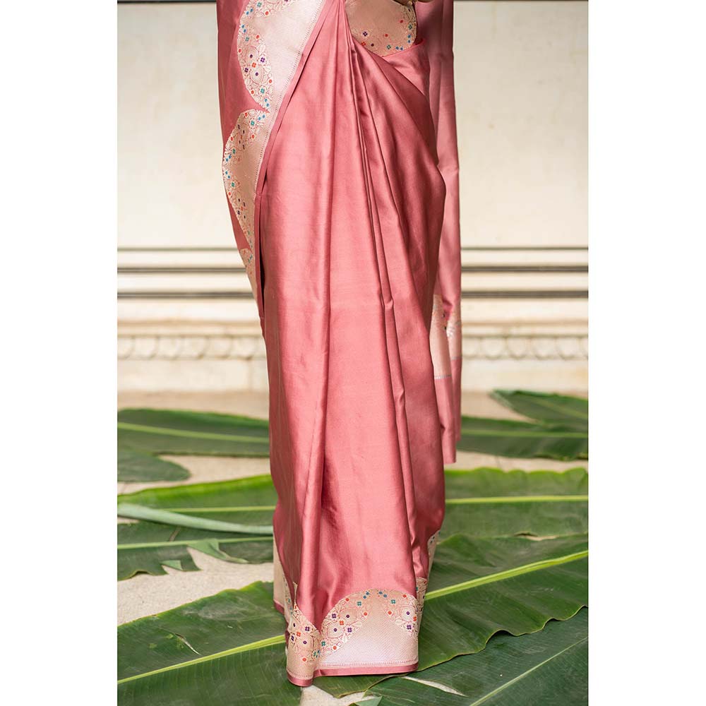 PRIYANKA RAAJIV Bhagwati Coral - Silk Banarasi Mashroo Saree with Unstitched Blouse
