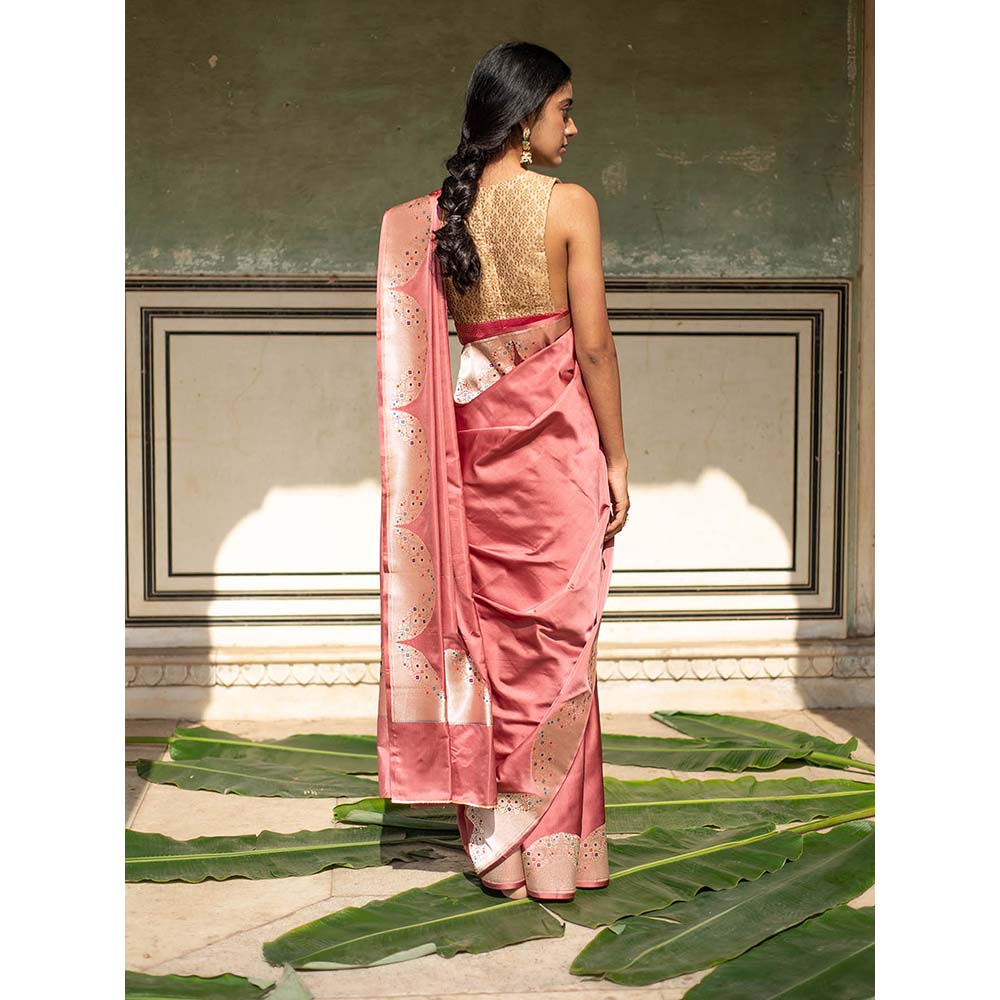 PRIYANKA RAAJIV Bhagwati Coral - Silk Banarasi Mashroo Saree with Unstitched Blouse