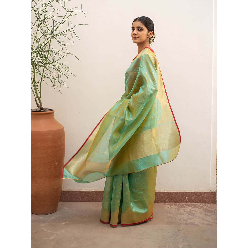 PRIYANKA RAAJIV Sora - Aquagreen Silk Saree with Reverse Scalloped God Border with Unstitched Blouse