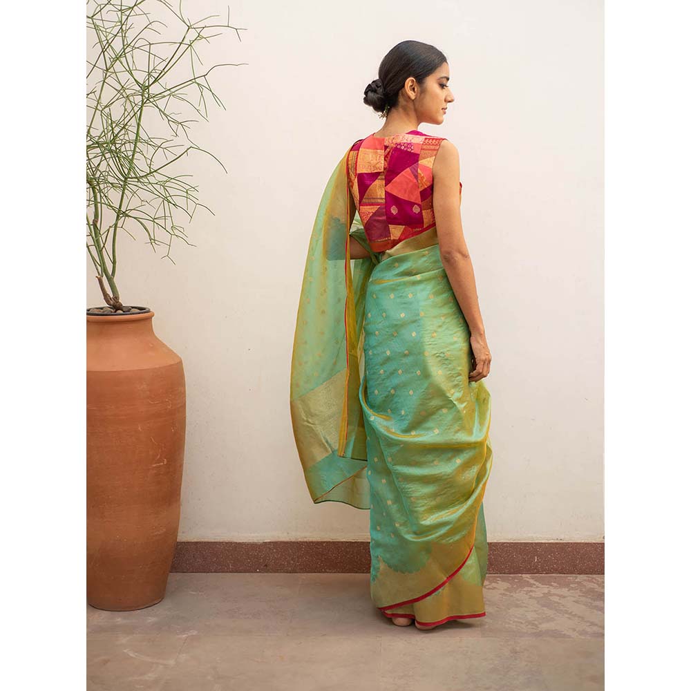 PRIYANKA RAAJIV Sora - Aquagreen Silk Saree with Reverse Scalloped God Border with Unstitched Blouse