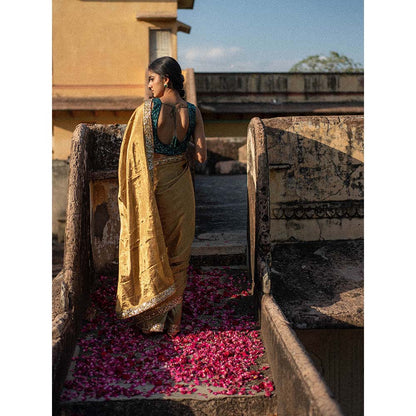 PRIYANKA RAAJIV Kiara - Green Vrocade and Gold Tissue Saree with Unstitched Blouse