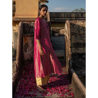 PRIYANKA RAAJIV Neima + Nara - Pink Brocade Kurta with Silk Brocade Pants (Set of 2)