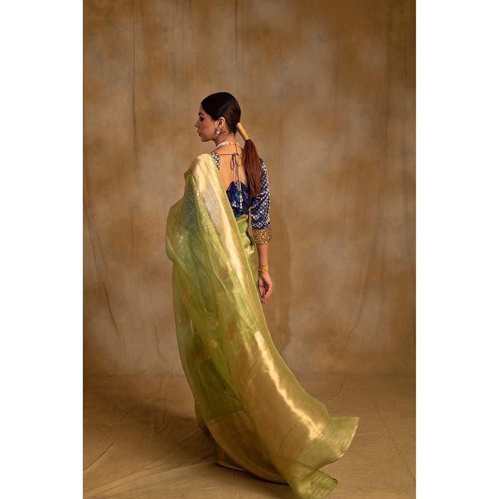 PRIYANKA RAAJIV Sarhul Sagee Green Linen-Silk Organza Saree with Unstitched Blouse
