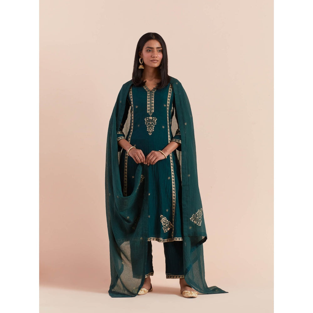 Priya Chaudhary Green Soft Chanderi Kurta with Pants and Dupatta (Set of 3)