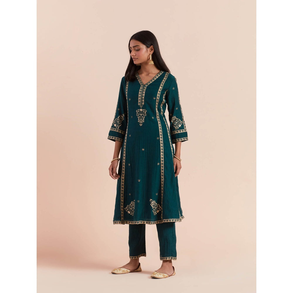 Priya Chaudhary Green Soft Chanderi Kurta with Pants and Dupatta (Set of 3)