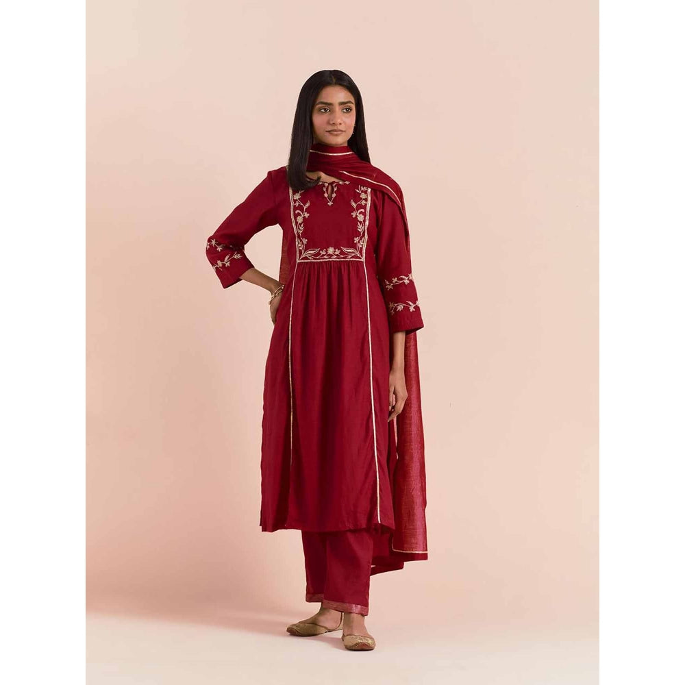 Priya Chaudhary Women's Silk Chanderi Embroidered Kurta with Pant and Dupatta (Set of 3)