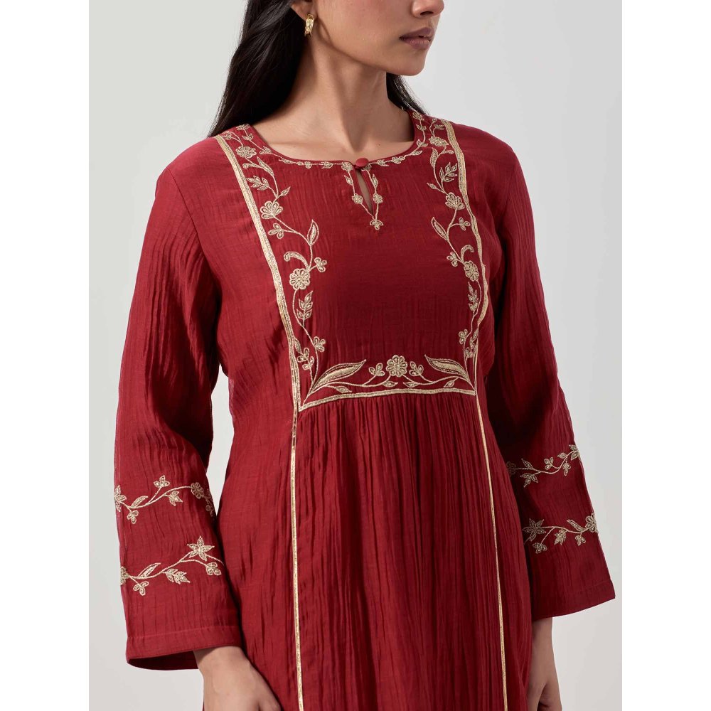Priya Chaudhary Women's Silk Chanderi Embroidered Kurta with Pant and Dupatta (Set of 3)