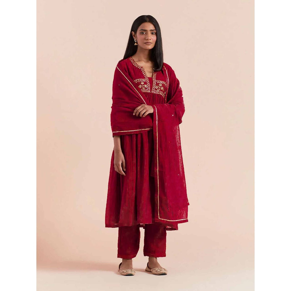 Priya Chaudhary Women's Soft Chanderi Embroidered Kurta with Pant and Dupatta (Set of 3)