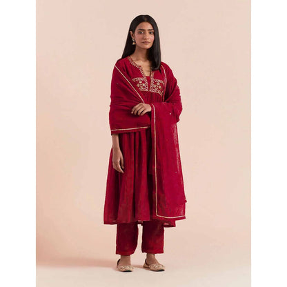 Priya Chaudhary Women's Soft Chanderi Embroidered Kurta with Pant and Dupatta (Set of 3)
