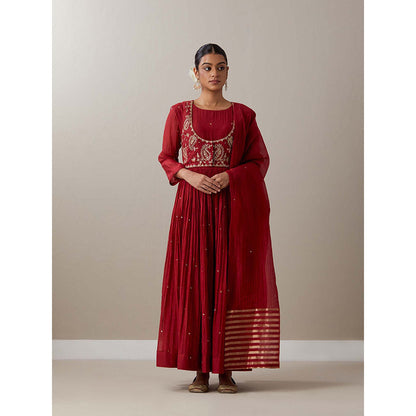 Priya Chaudhary Red Kurtas Red Jacket Kurta with Pant and Dupatta (Set of 4)
