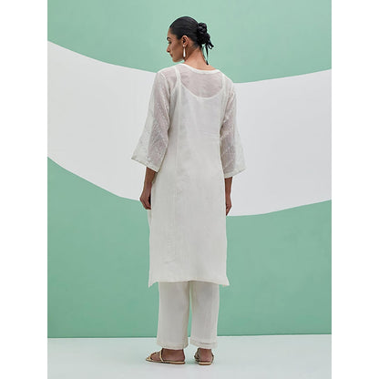 Priya Chaudhary White Chanderi Organza Kurta With Pant And Dupatta