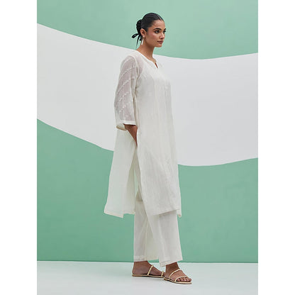Priya Chaudhary White Chanderi Organza Kurta With Pant And Dupatta