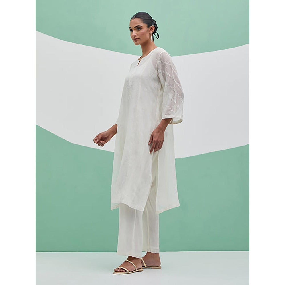 Priya Chaudhary White Chanderi Organza Kurta With Pant And Dupatta
