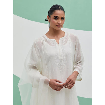 Priya Chaudhary White Chanderi Organza Kurta With Pant And Dupatta