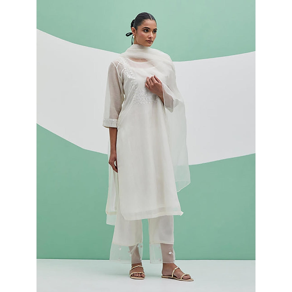 Priya Chaudhary White Chanderi Organza Kurta With Pant And Dupatta