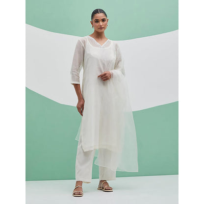 Priya Chaudhary White Chanderi Organza Kurta With Pant And Dupatta
