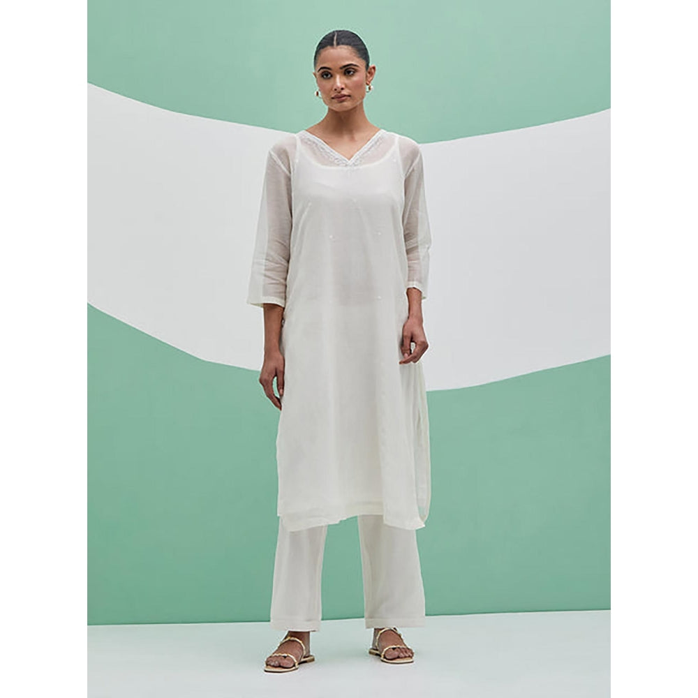 Priya Chaudhary White Chanderi Organza Kurta With Pant And Dupatta