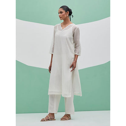 Priya Chaudhary White Chanderi Organza Kurta With Pant And Dupatta