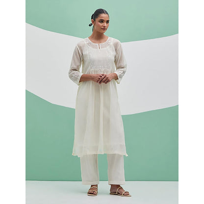 Priya Chaudhary White Chanderi Organza Kurta With Pant And Dupatta