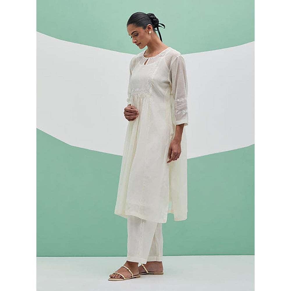 Priya Chaudhary White Chanderi Organza Kurta With Pant And Dupatta