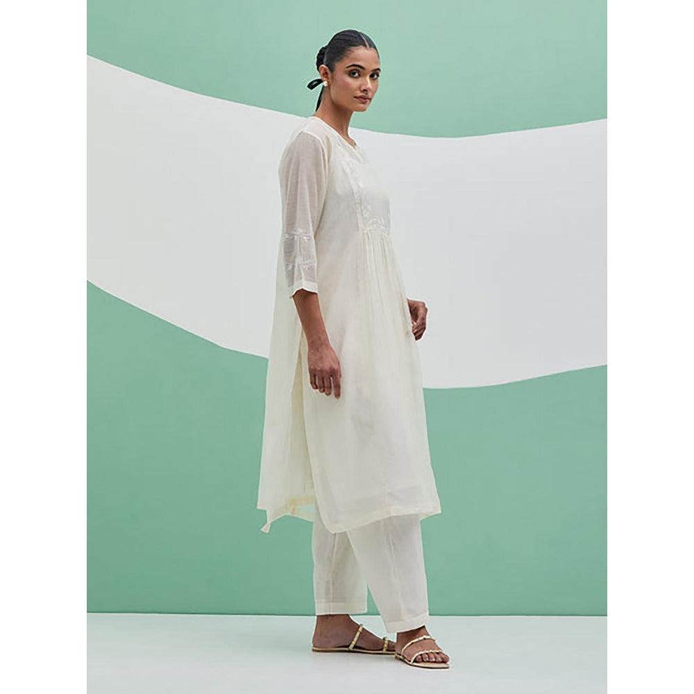 Priya Chaudhary White Chanderi Organza Kurta With Pant And Dupatta