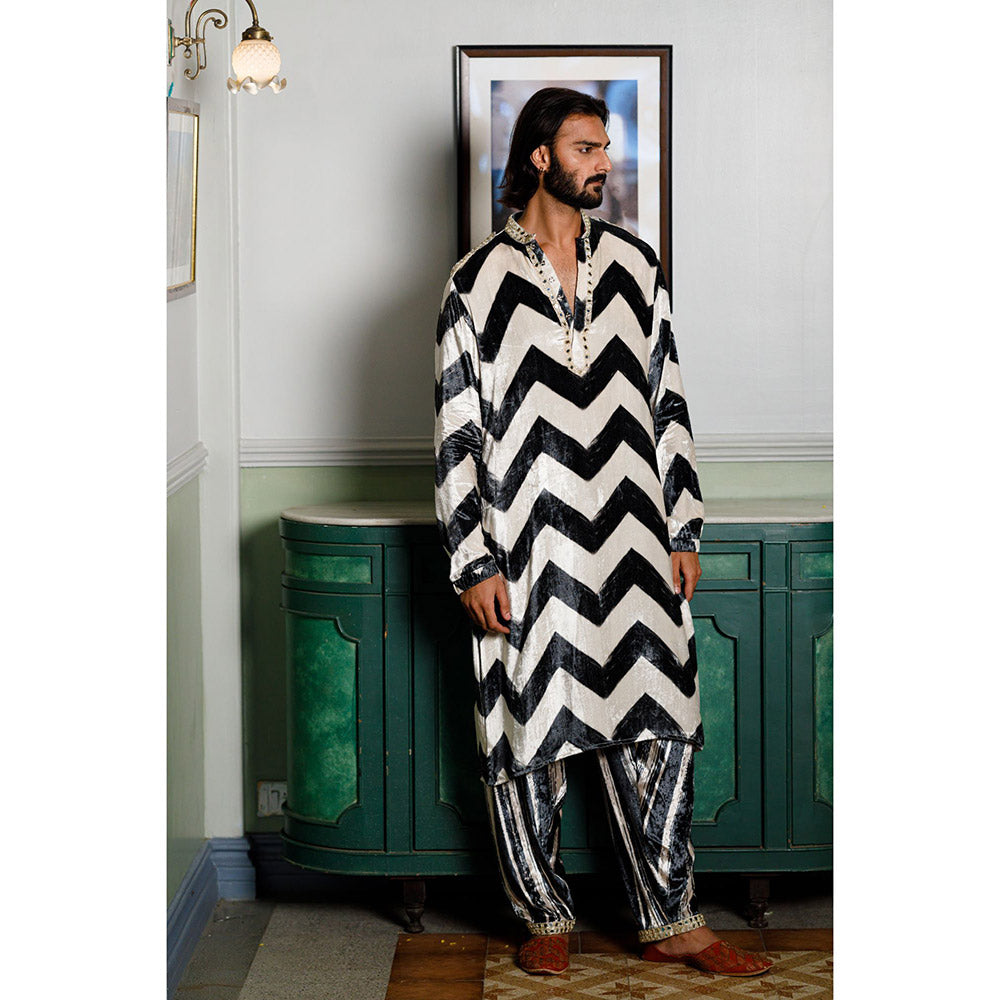 PS Men by Payal Singhal Black Chevron Printed Embroidered Kurta with Salwar (Set of 2)