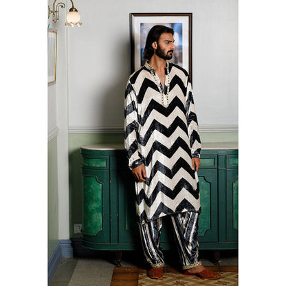 PS Men by Payal Singhal Black Chevron Printed Embroidered Kurta with Salwar (Set of 2)