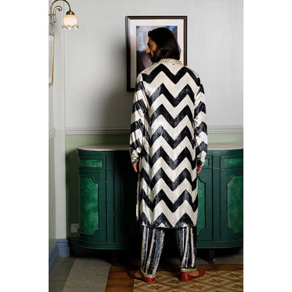 PS Men by Payal Singhal Black Chevron Printed Embroidered Kurta with Salwar (Set of 2)