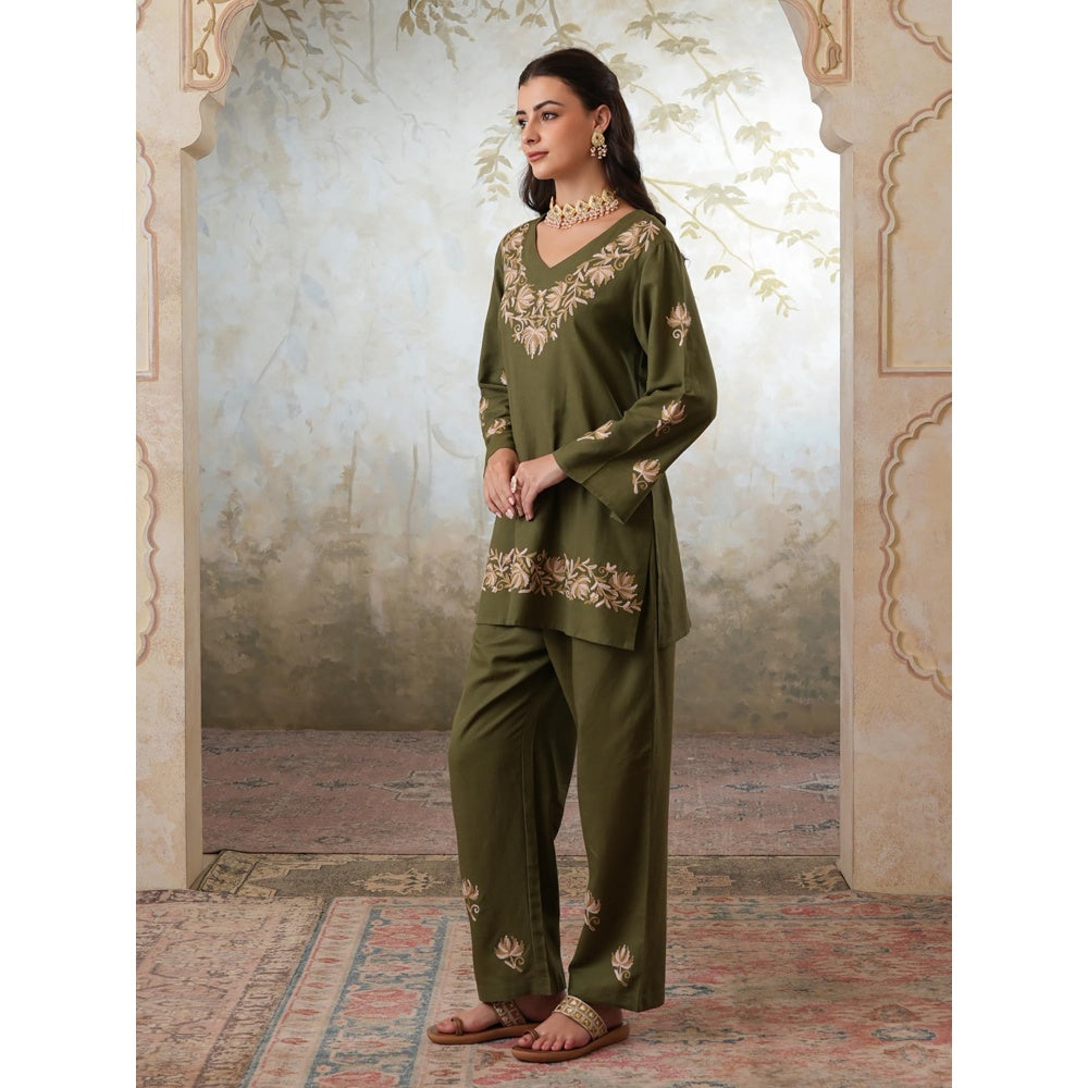 QAZMI Heena Kashmiri Chinar Embroidered Linen Cotton Full Sleeves V-Neck Co-Ord Set