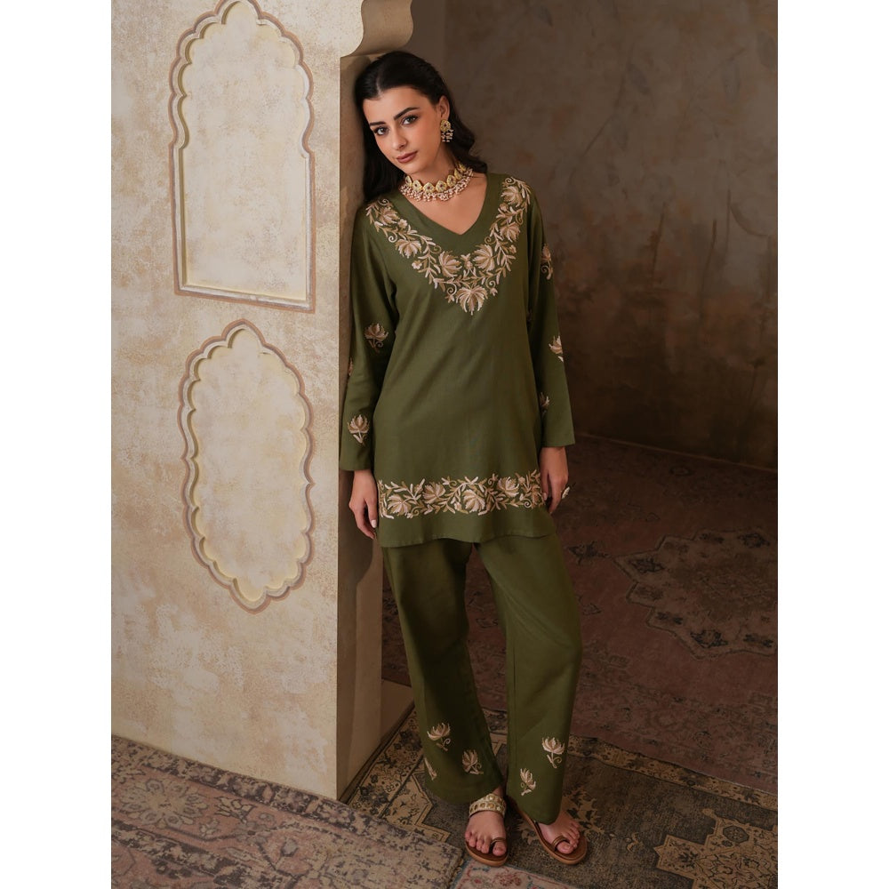 QAZMI Heena Kashmiri Chinar Embroidered Linen Cotton Full Sleeves V-Neck Co-Ord Set