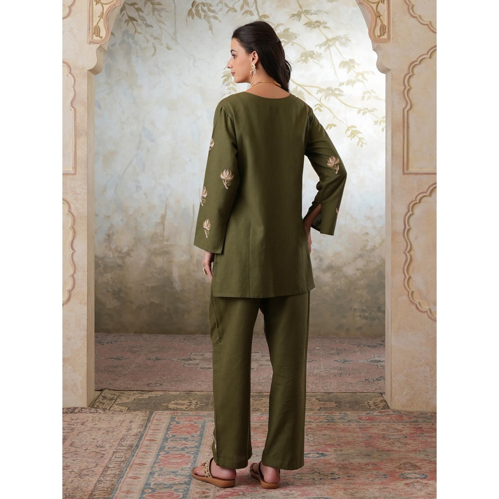 QAZMI Heena Kashmiri Chinar Embroidered Linen Cotton Full Sleeves V-Neck Co-Ord Set