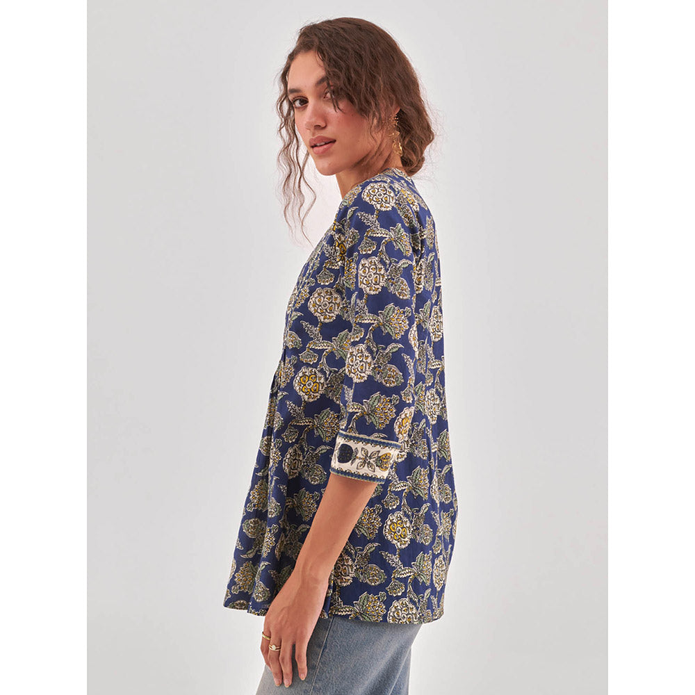 QOMN Floral Print V-Neck Top