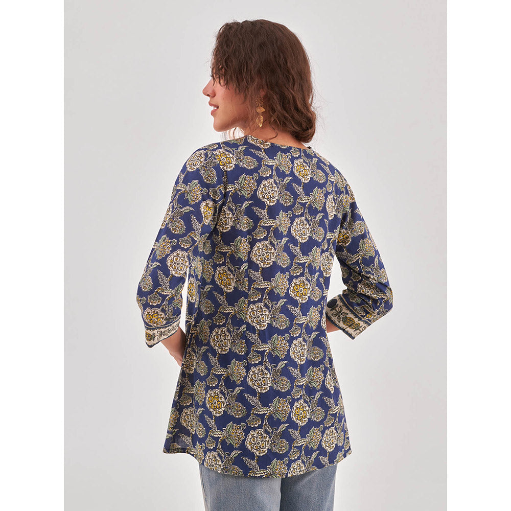 QOMN Floral Print V-Neck Top