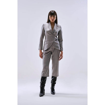 Qua Modern Wrap Suit (Set of 2)