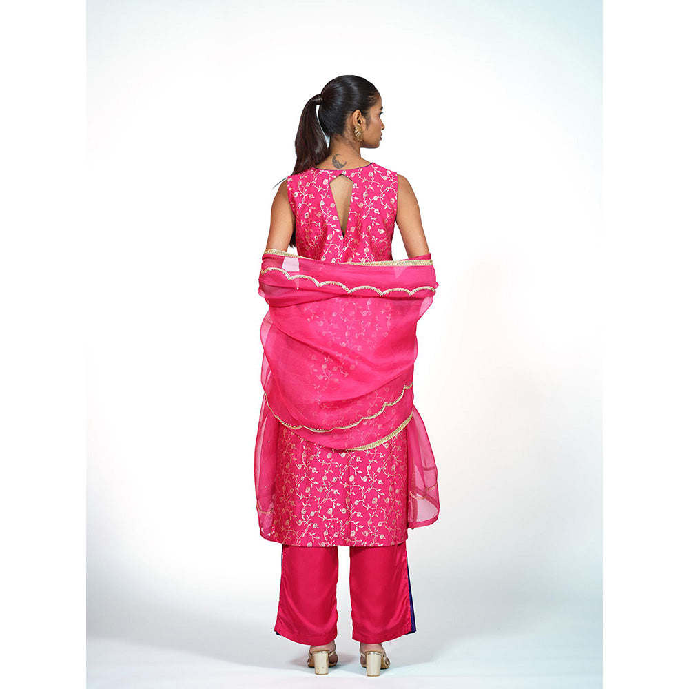 RAAG SUTRA Rani Banarasi Brocade Kurta with Pant and Dupatta (Set of 3)