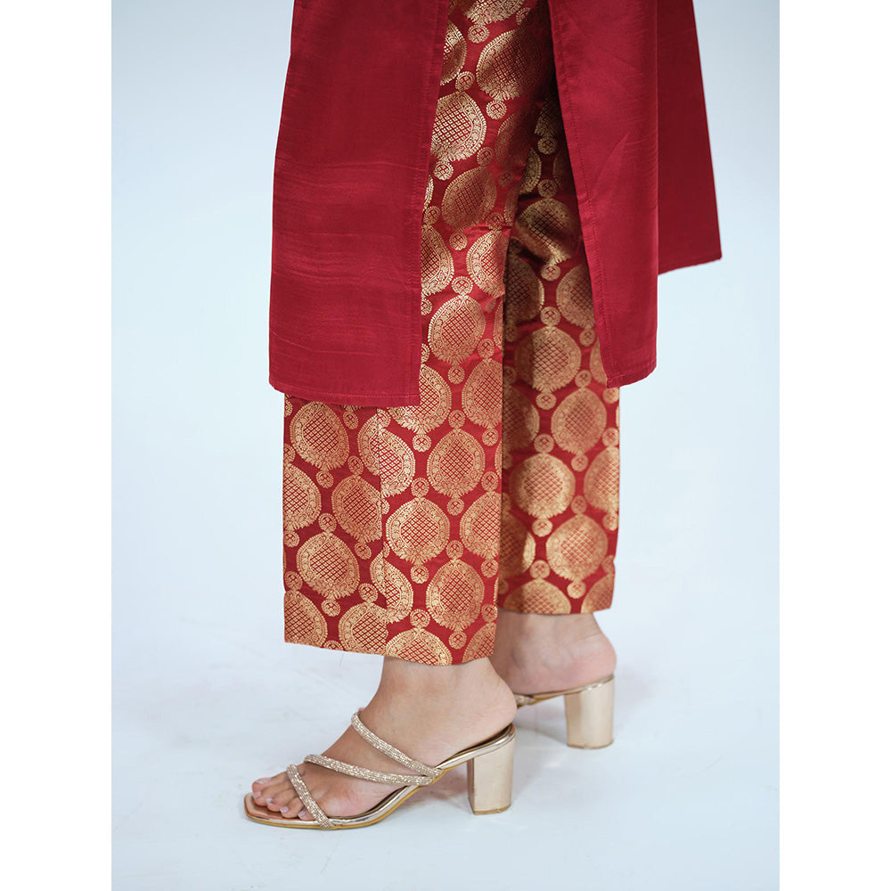 RAAG SUTRA Maroon Banarasi Brocade Kurta with Pant (Set of 2)