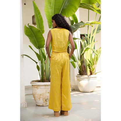 Raas Life Yellow Sabya Zari Chanderi Stripes Co-Ord (Set of 2)