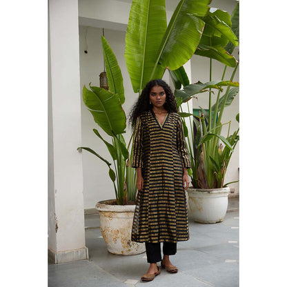 Raas Life Kalakriti Gold Zari Striped Chanderi Kurta and Pant (Set of 2)