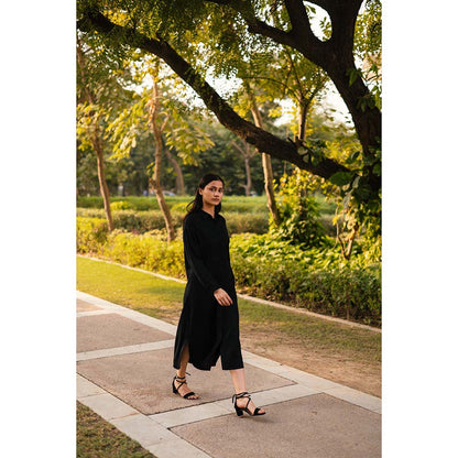 Raas Life Black Zinnia Solid Collar Neck Dress