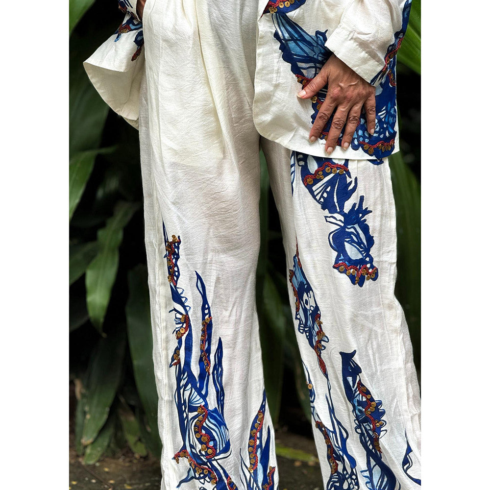 RAISHAA White Silk Nyx Hand Painted Printed Co-Ord (Set of 2)