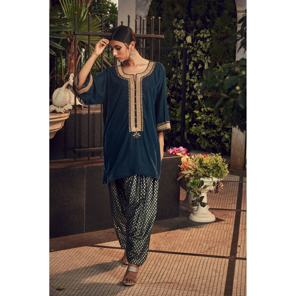 Ranian Prussian Teal Blue Velvet Kurta with Chanderi Salwar (Set of 2)
