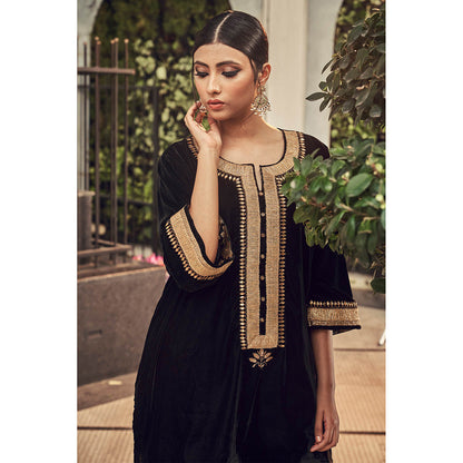 Ranian All Black Velvet Kurta and Salwar (Set of 2)