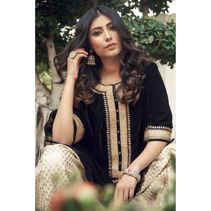 Ranian Black Velvet Kurta with Salwar (Set of 2)